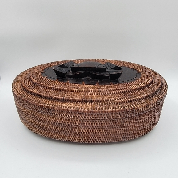 VINTAGE Indonesian woven crab basket - Picture 6 of 12